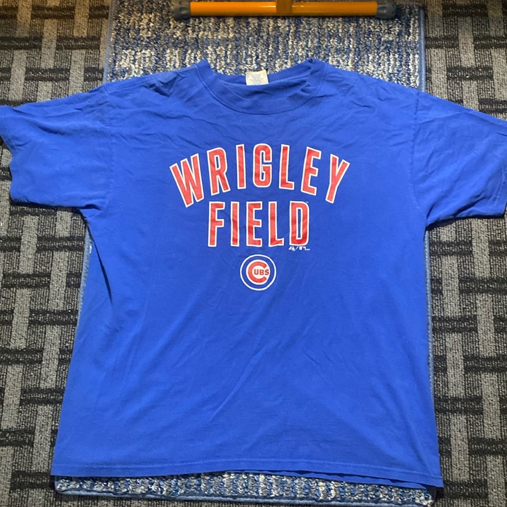 Cubs XL blue shirt
